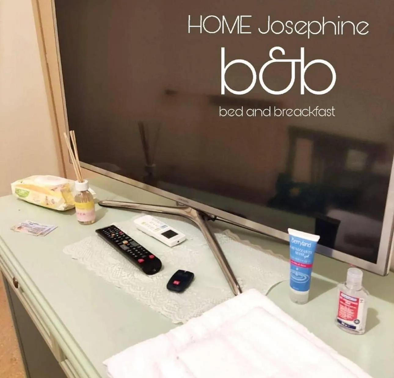 Home Josephine, A Due Passi Dalla Reggia Caserta Exterior foto